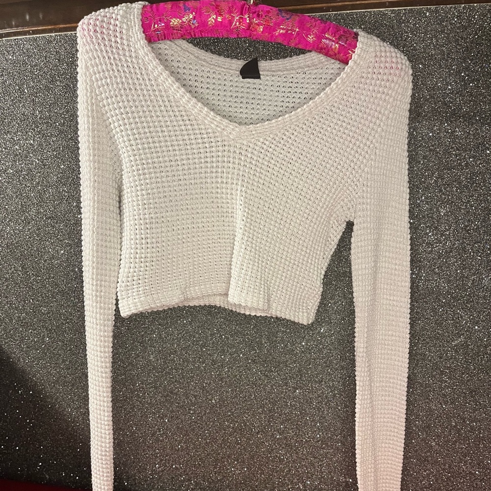 White V-Neck Knit Crop Top
